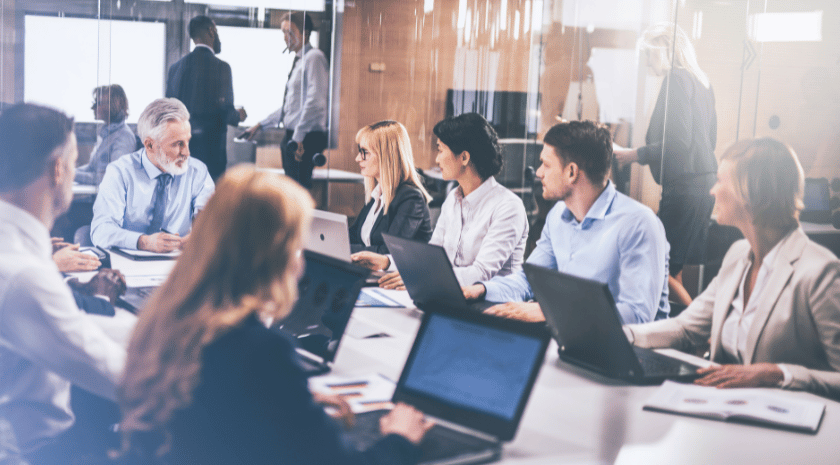 סדנת בינה מלאכותית לארגונים גדולים